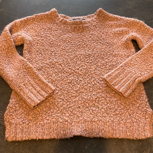 🔥 3/$25 - Girl’s sweater - Picture 4 of 5